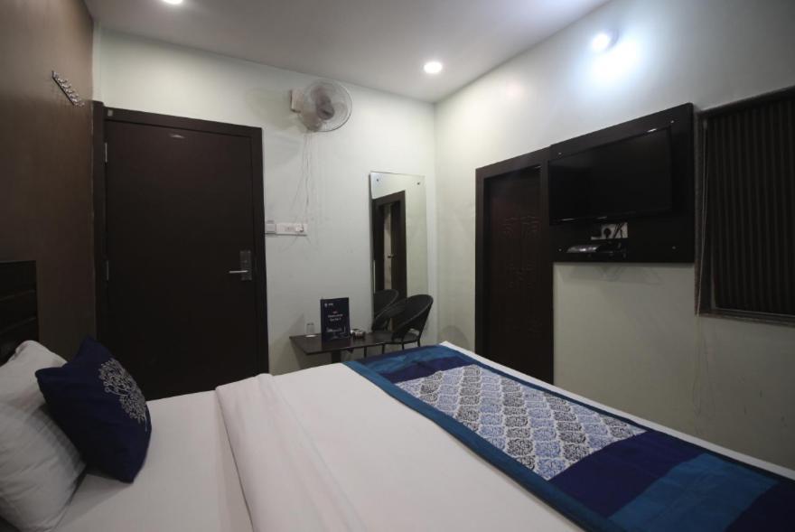 Hotel Confirm Inn Kota コーター エクステリア 写真